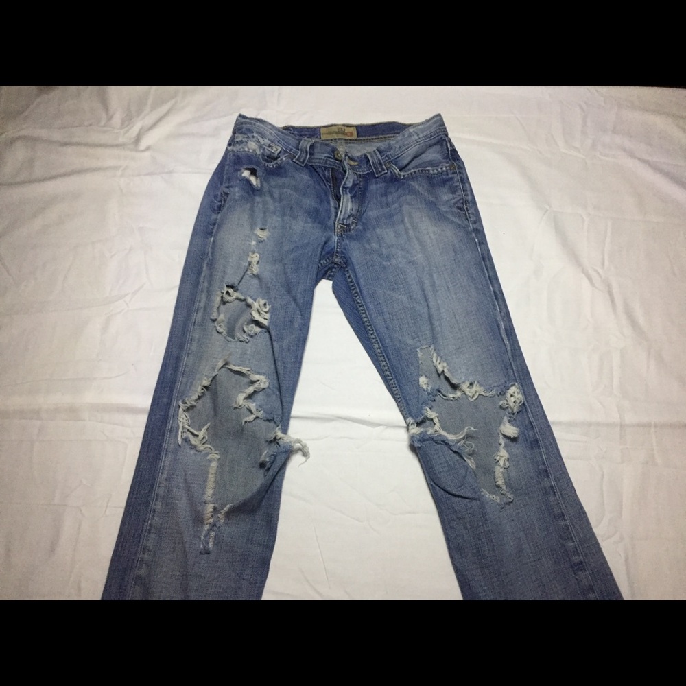 BKE Buckle Distressed Jeans